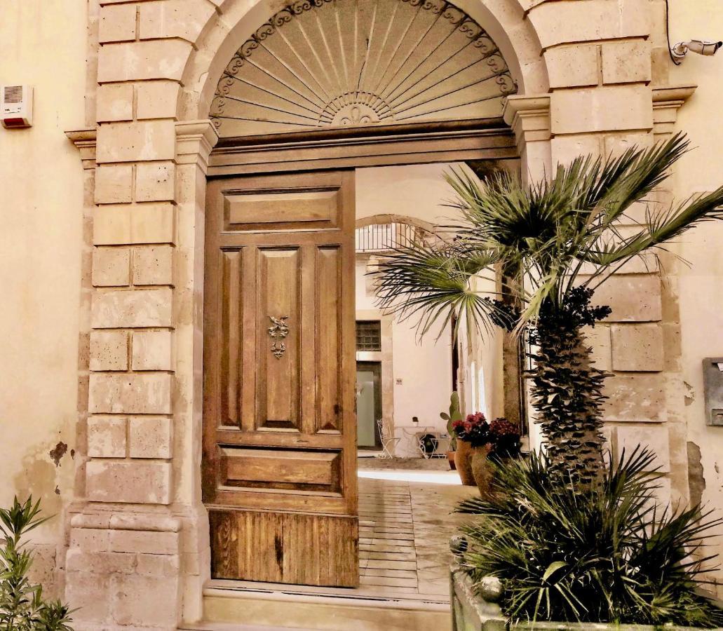 Incantevole Appartamento In Palazzo Storico Ortigia Сиракузы Экстерьер фото