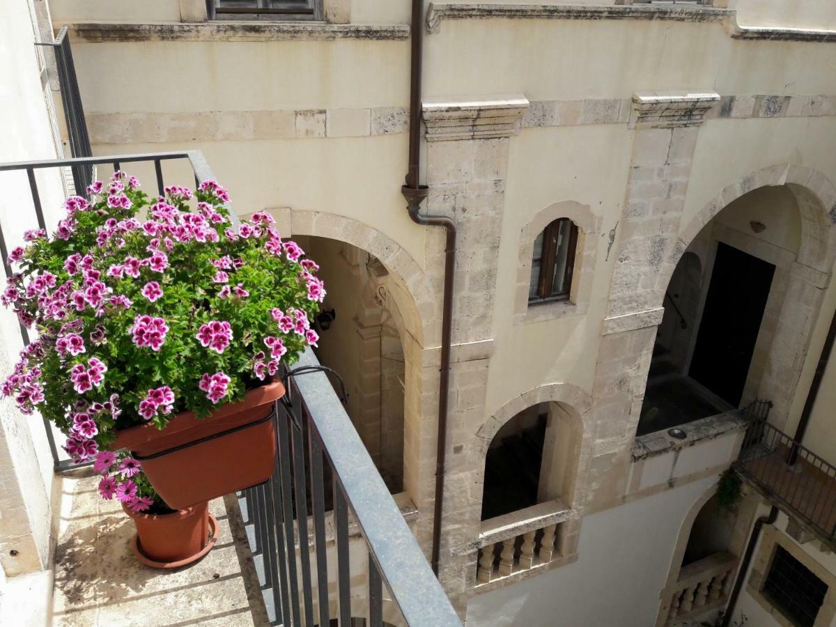 Incantevole Appartamento In Palazzo Storico Ortigia Сиракузы Экстерьер фото