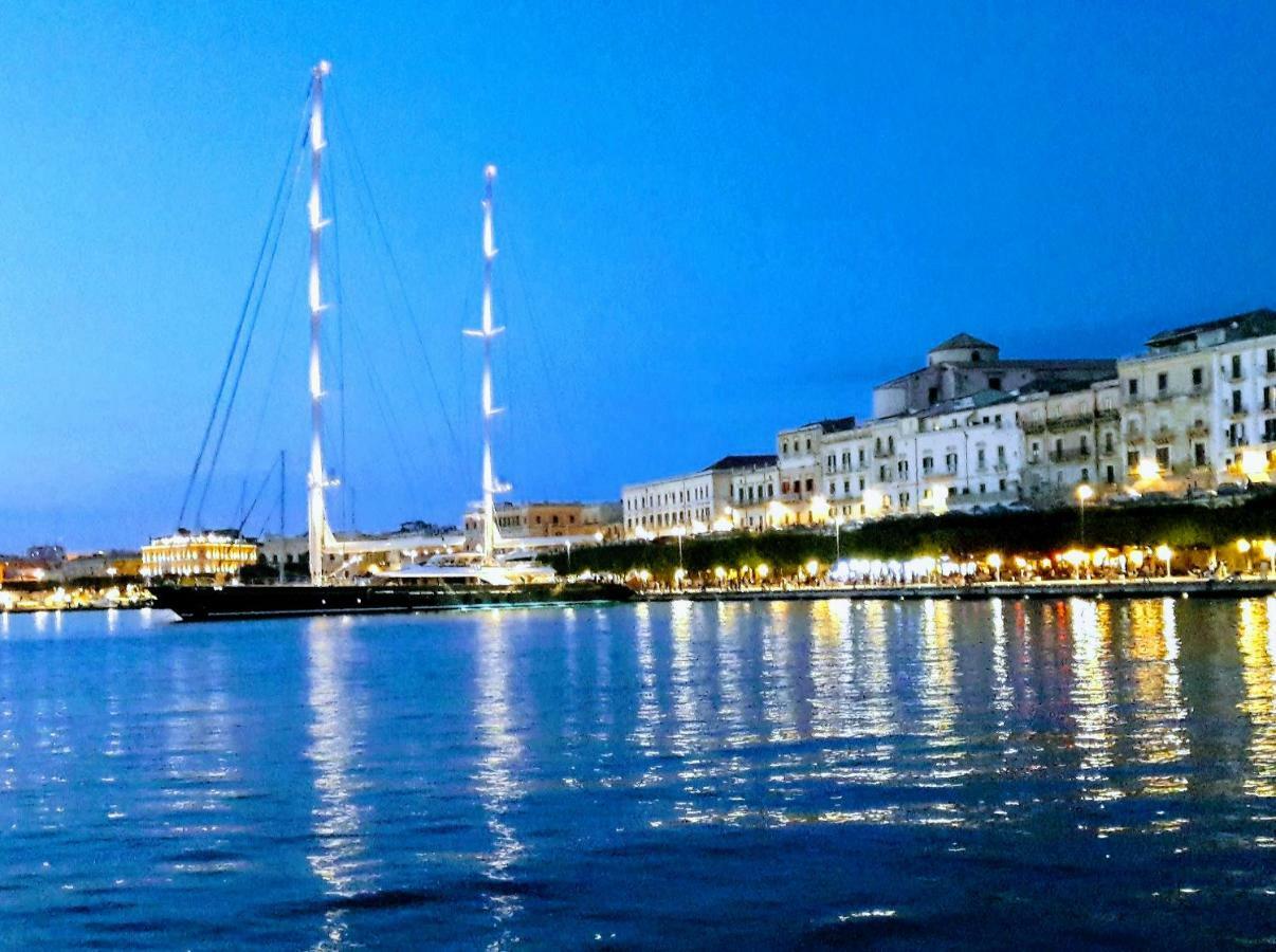 Incantevole Appartamento In Palazzo Storico Ortigia Сиракузы Экстерьер фото